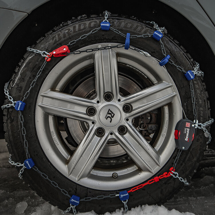 Pewag Servo Schneeketten 9mm Mazda CX-30 ab 2019 f&uuml;r Ihre Reifengr&ouml;&szlig;e 215/65R16